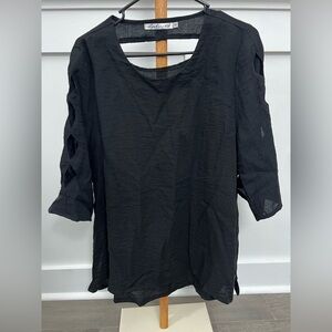 Lulu-B Black Cutout Sleeve Top sz Medium